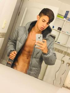 647335856: Chico busca chica en Valencia
