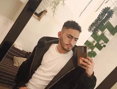 Chico busca chica en Sevilla: 