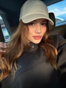 610877023: Chica busca chico en Ibiza
