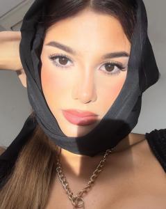 610877023: Chica busca chico en Ibiza