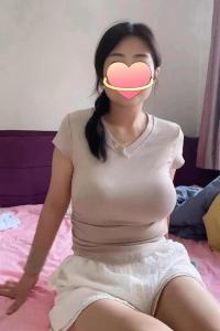 637070555: Chica busca chico en Madrid