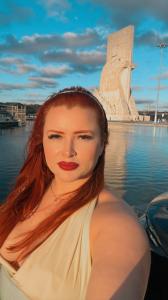 670244501: Chica busca chico en Barcelona