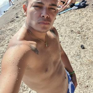 Chico busca chica en Sevilla: 