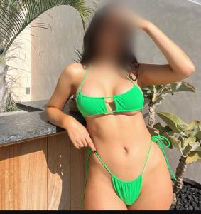 Chica busca chico en Alicante: Chica busca chico