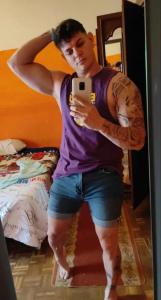 643810895: Chico busca chica en Las Palmas