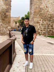 697706532: Chico busca chica en Madrid