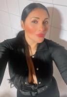 651423639: Chica busca chico en Gerona