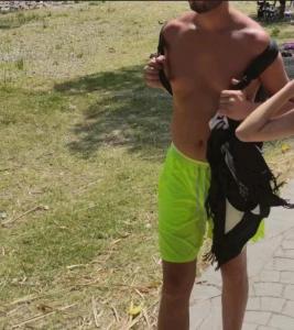 Chico busca chica en Sevilla: 
