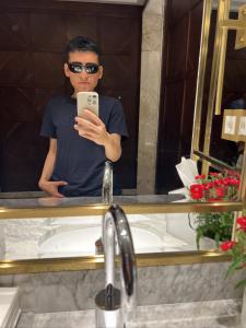 695777130: Chico busca chica en Madrid