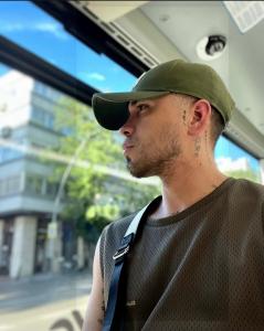 643780298: Chico busca chica en Madrid