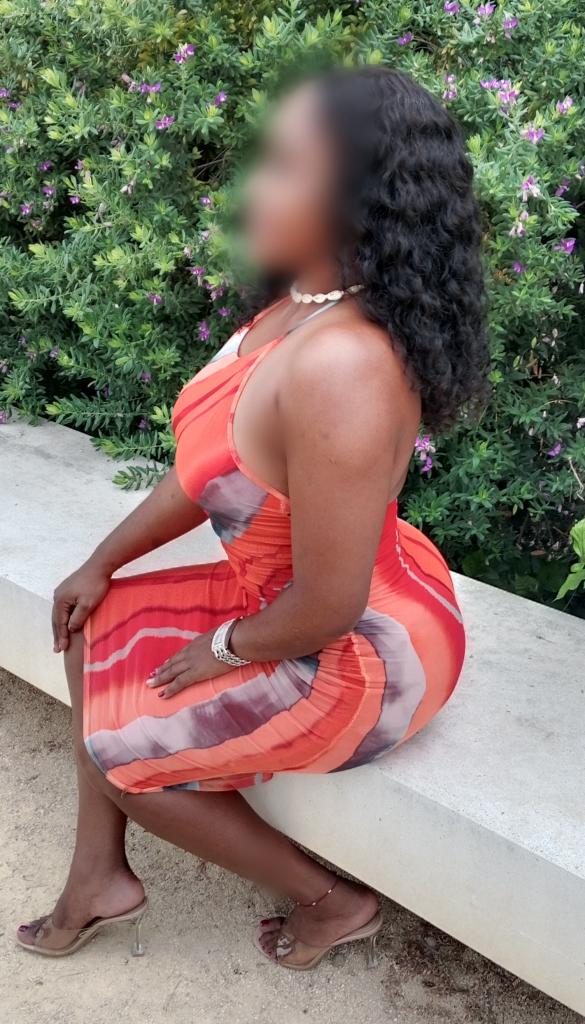 611339835: Chica busca chico en Valencia