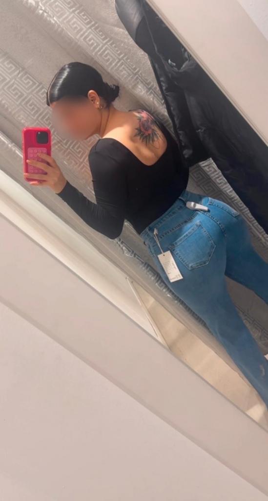 631149563: Chica busca chico en Pontevedra