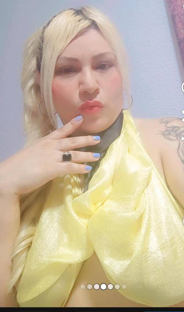 631089351: Chica busca chico en Barcelona