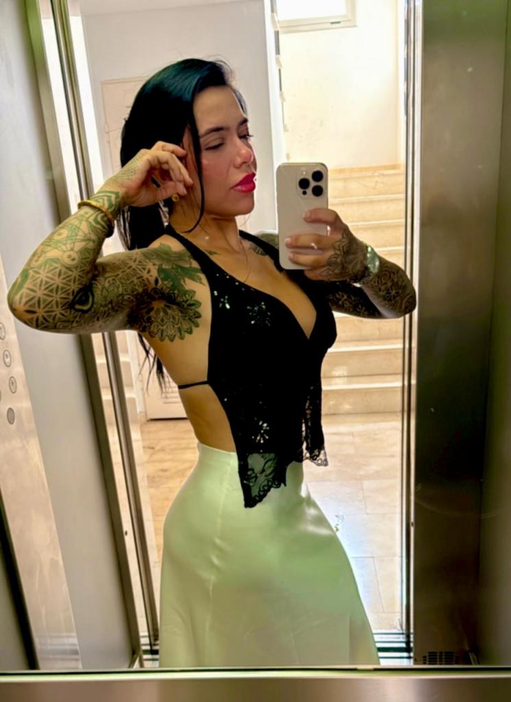673094896: Chica busca chico en Ceuta