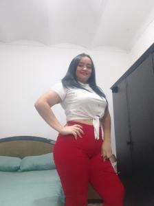 643298248: Chica busca chico en Gerona