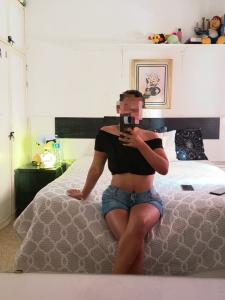 631757288: Chica busca chico en Barcelona
