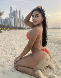674048460: Chica busca chico en Sevilla