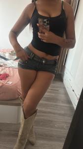 614312931: Chica busca chico en Barcelona