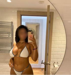 652086060: Chica busca chico en Valencia