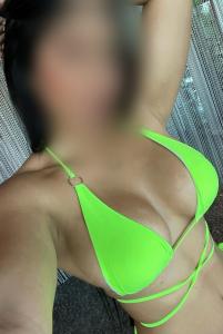 697700433: Chica busca chico en Barcelona