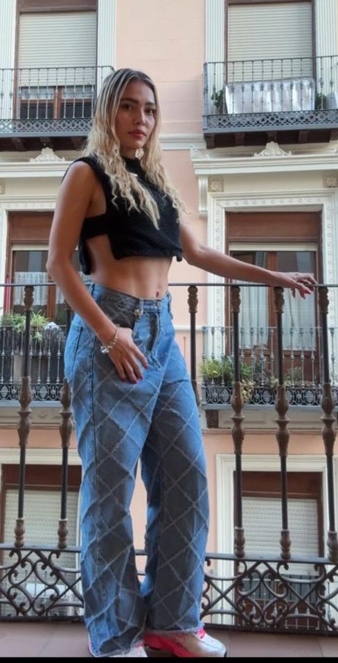 663376927: Chica busca chico en Zaragoza