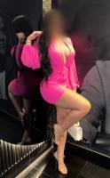 697700433: Chica busca chico en Barcelona