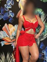 697700433: Chica busca chico en Barcelona