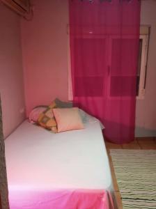 614398158: Chica busca chico en Madrid
