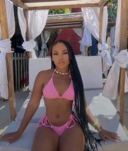 642946017: Chica busca chico en Ibiza
