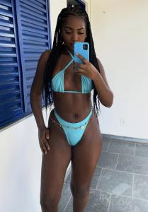 614742569: Chica busca chico en Sevilla