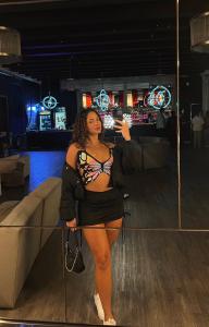 607412639: Chica busca chico en Sevilla