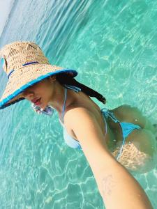 607412639: Chica busca chico en Sevilla