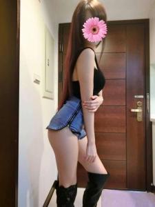 607668025: Chica busca chico en Málaga