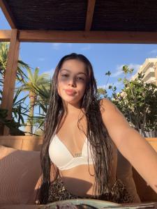 Chica busca chico en Granada: Chica busca chico