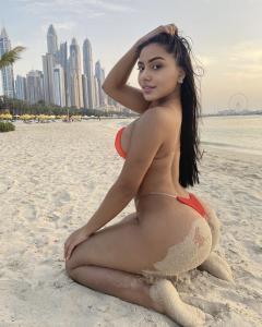 Chica busca chico en Barcelona: Chica busca chico