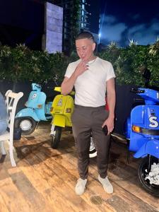 Chico busca chica en Ibiza: 