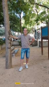 662951844: Chico busca chica en Barcelona