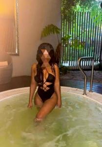 617817288: Chica busca chico en La Coruña