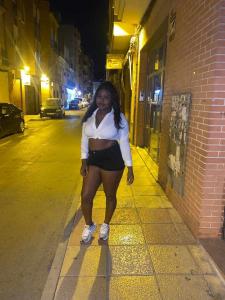 621484555: Chica busca chico en Valencia