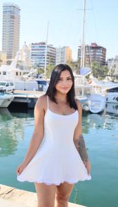 Chica busca chico en Alicante: Chica busca chico