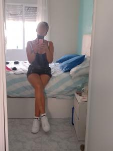 694228906: Chica busca chico en Cádiz