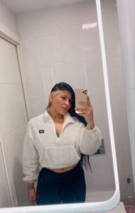 617045494: Chica busca chico en Málaga