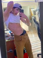 627421704: Travesti en León