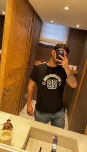 671481543: Chica busca chico en Barcelona