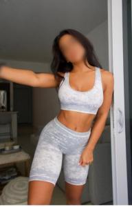 Chica busca chico en Alicante: Chica busca chico