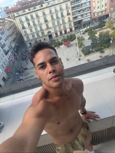 663115689: Chico busca chica en Barcelona