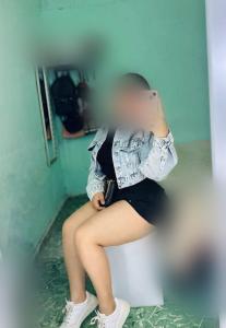 613737559: Chica busca chico en Navarra
