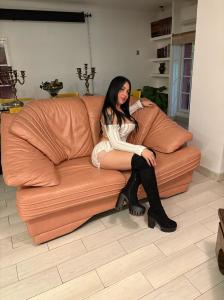 664313875: Chica busca chico en Málaga