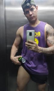 643810895: Chico busca chica en Las Palmas
