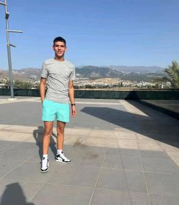 Chico busca chica en Granada: 